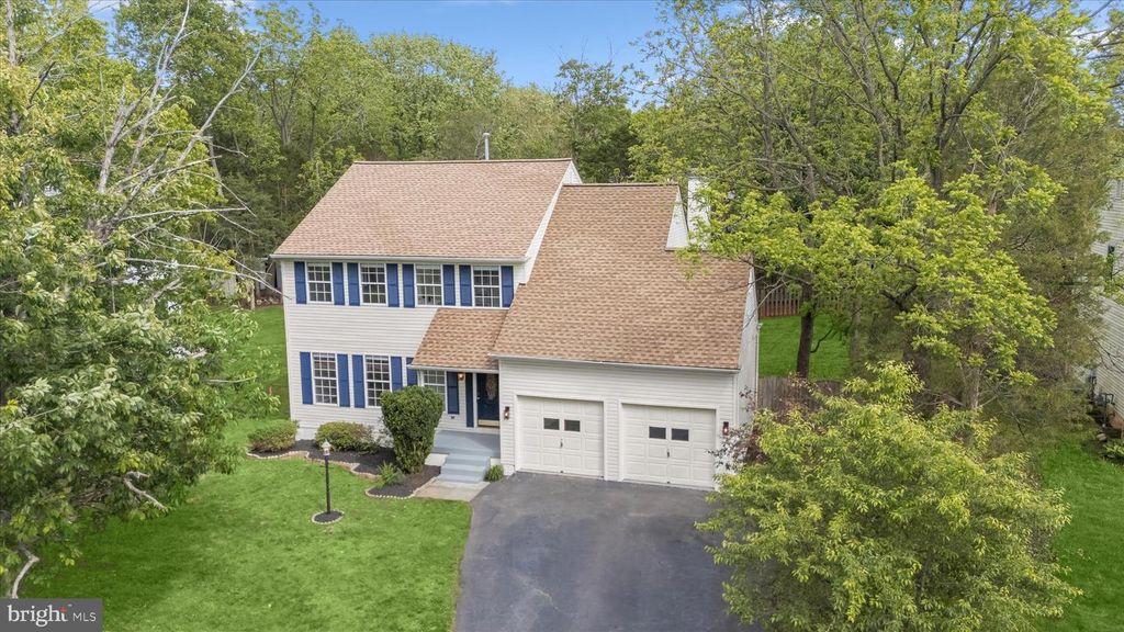 8229 SUNSET DR, Manassas, VA 20110