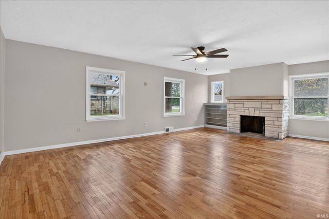 20391 Roosevelt Road, South Bend, IN 46614