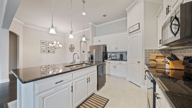 244 Valley View Drive, Waxahachie, TX 75167