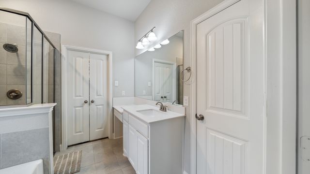 244 Valley View Drive, Waxahachie, TX 75167