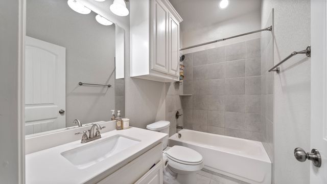 244 Valley View Drive, Waxahachie, TX 75167