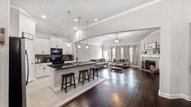 244 Valley View Drive, Waxahachie, TX 75167