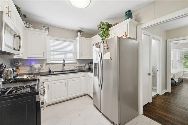 4006 Curzon Avenue, Fort Worth, TX 76107