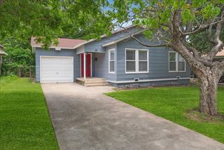4006 Curzon Avenue, Fort Worth, TX 76107