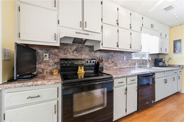 1530 Highway 155 N, Mcdonough, GA 30252