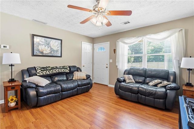 1530 Highway 155 N, Mcdonough, GA 30252