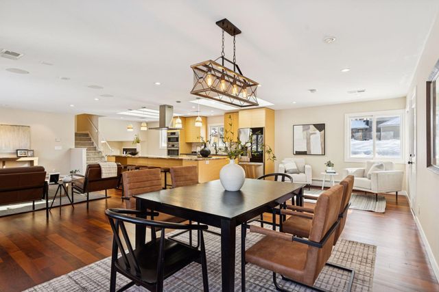 17100 Hampton Court, Minnetonka, MN 55345