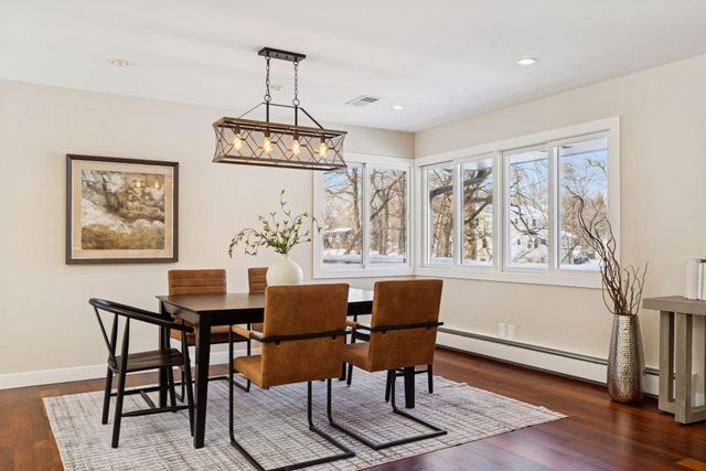 17100 Hampton Court, Minnetonka, MN 55345