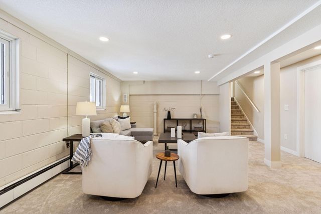17100 Hampton Court, Minnetonka, MN 55345