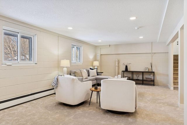 17100 Hampton Court, Minnetonka, MN 55345