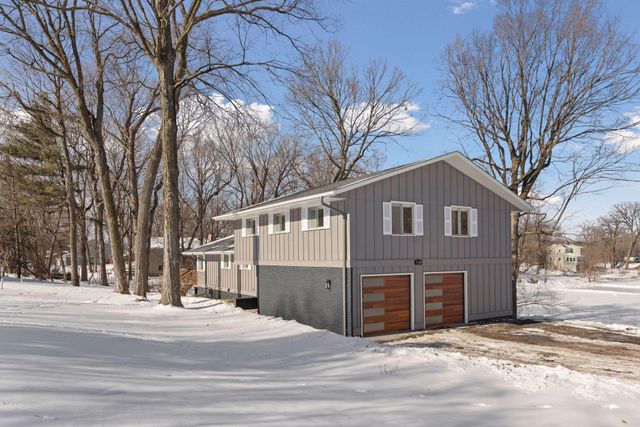 17100 Hampton Court, Minnetonka, MN 55345