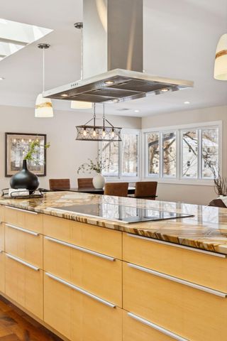 17100 Hampton Court, Minnetonka, MN 55345