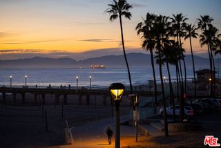 1000 The Strand, Manhattan Beach, CA 90266