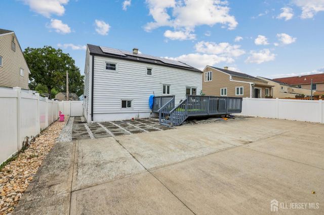 218 McFarlane Road, Colonia, NJ 07067