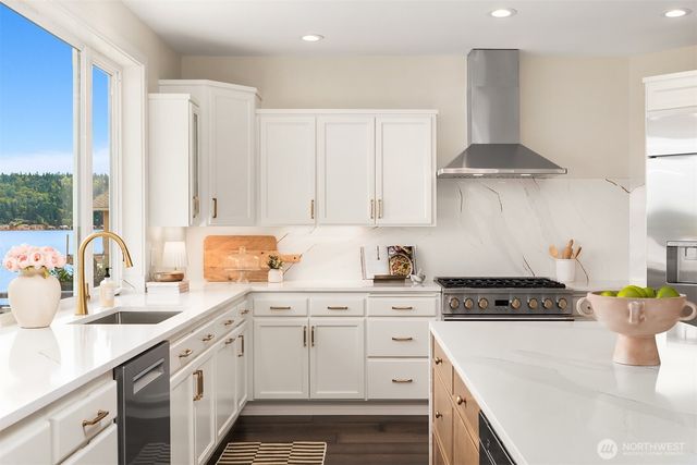3246 W Lake Sammamish Parkway NE, Redmond, WA 98052