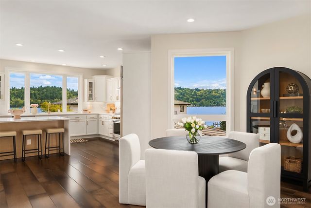 3246 W Lake Sammamish Parkway NE, Redmond, WA 98052