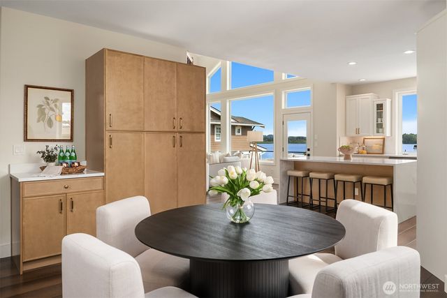 3246 W Lake Sammamish Parkway NE, Redmond, WA 98052