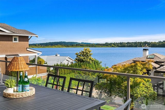 3246 W Lake Sammamish Parkway NE, Redmond, WA 98052