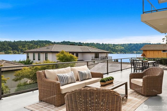 3246 W Lake Sammamish Parkway NE, Redmond, WA 98052