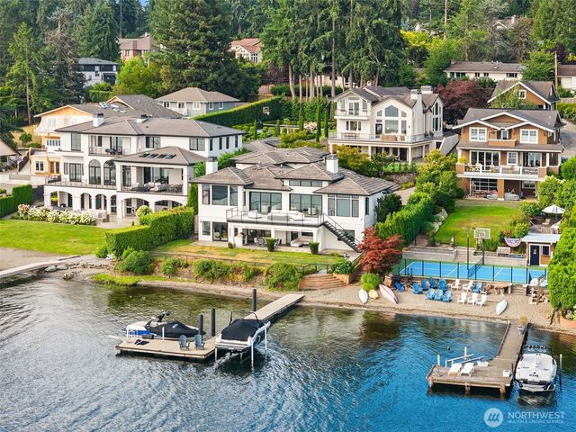 3246 W Lake Sammamish Parkway NE, Redmond, WA 98052
