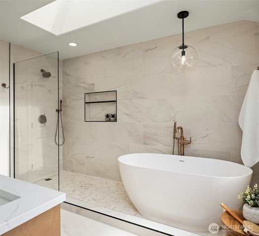 3246 W Lake Sammamish Parkway NE, Redmond, WA 98052