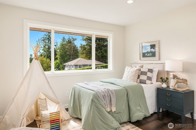 3246 W Lake Sammamish Parkway NE, Redmond, WA 98052