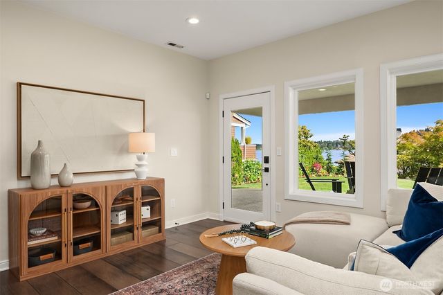 3246 W Lake Sammamish Parkway NE, Redmond, WA 98052