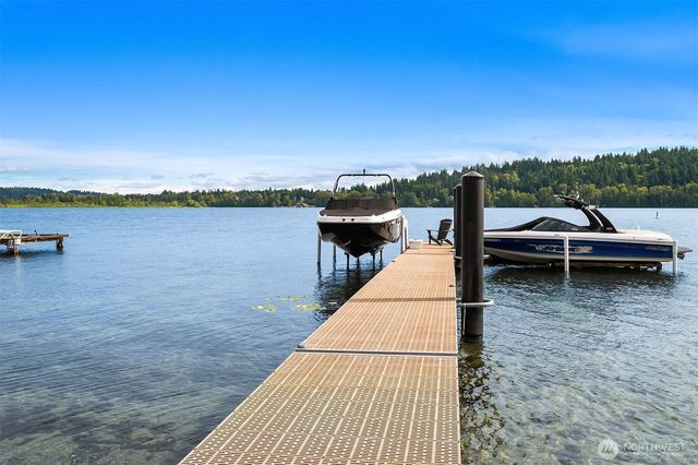 3246 W Lake Sammamish Parkway NE, Redmond, WA 98052