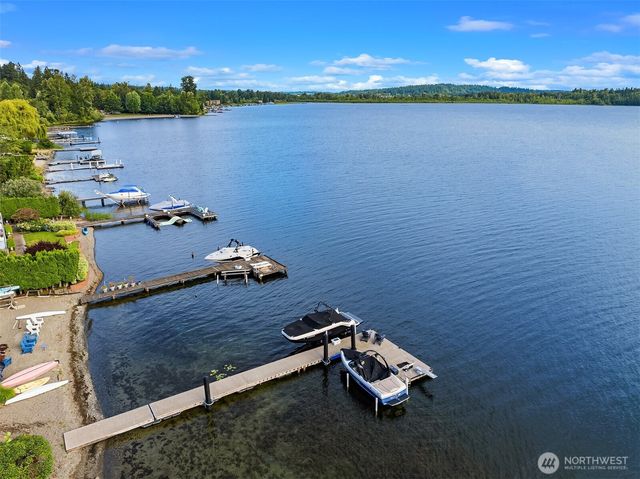 3246 W Lake Sammamish Parkway NE, Redmond, WA 98052