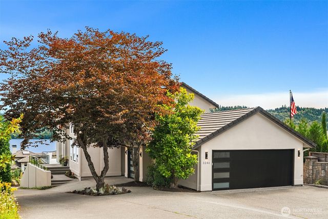 3246 W Lake Sammamish Parkway NE, Redmond, WA 98052