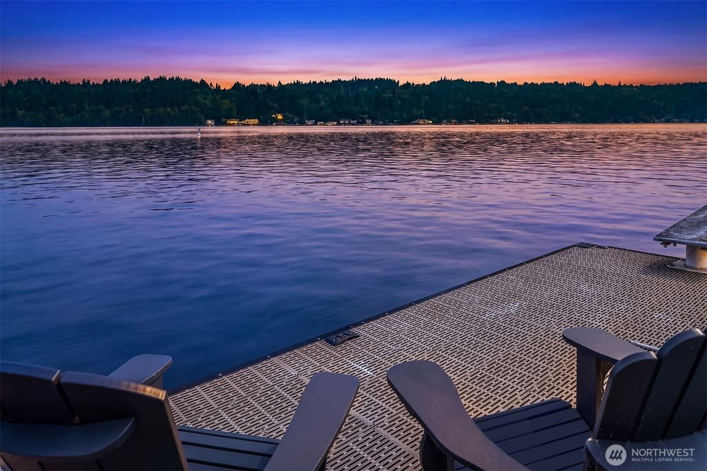 3246 W Lake Sammamish Parkway NE, Redmond, WA 98052