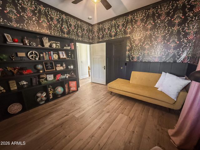 124 W 1ST Street, Mesa, AZ 85201