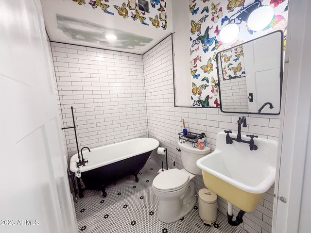 124 W 1ST Street, Mesa, AZ 85201