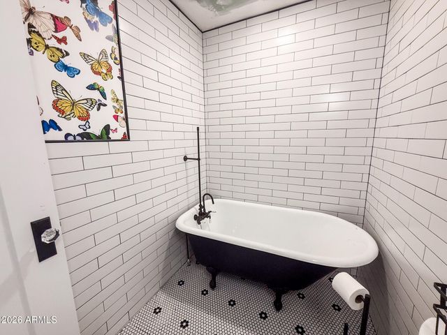 124 W 1ST Street, Mesa, AZ 85201