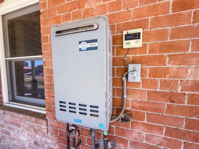 124 W 1ST Street, Mesa, AZ 85201