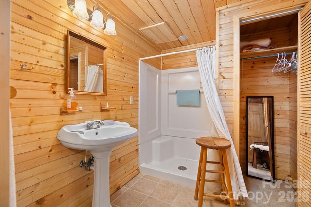 479 Old Dummy Line Road, Balsam, NC 28707