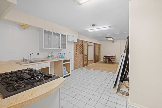 2365 Crescent Drive, Paris, TX 75460