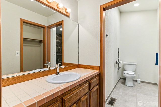 3922 14th Court NE, Olympia, WA 98506