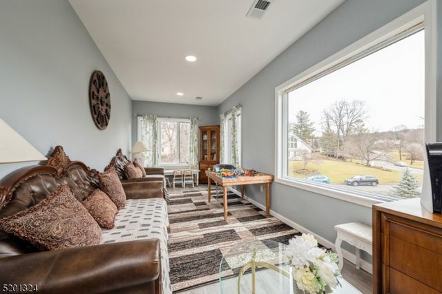 15 Fox Run, North Caldwell Boro, NJ 07006