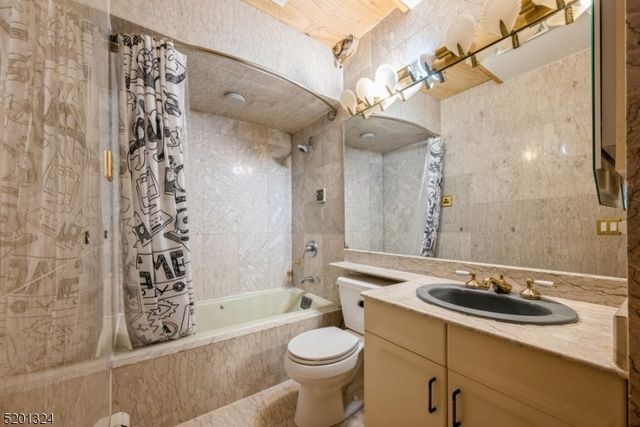 15 Fox Run, North Caldwell Boro, NJ 07006