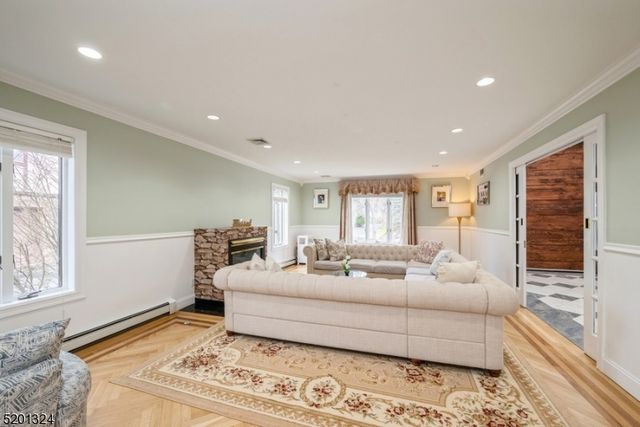 15 Fox Run, North Caldwell Boro, NJ 07006