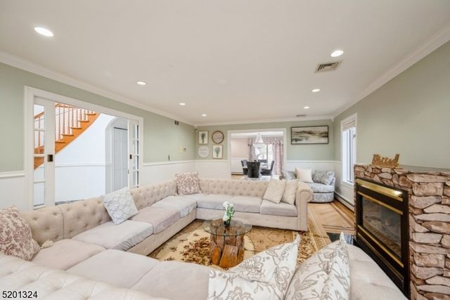 15 Fox Run, North Caldwell Boro, NJ 07006