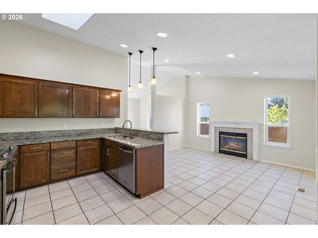 20003 TORREY PINES Ct, Oregon City, OR 97045
