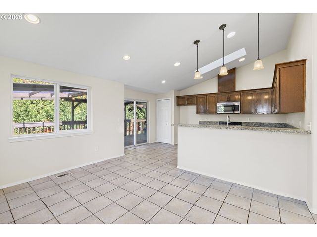 20003 TORREY PINES Ct, Oregon City, OR 97045