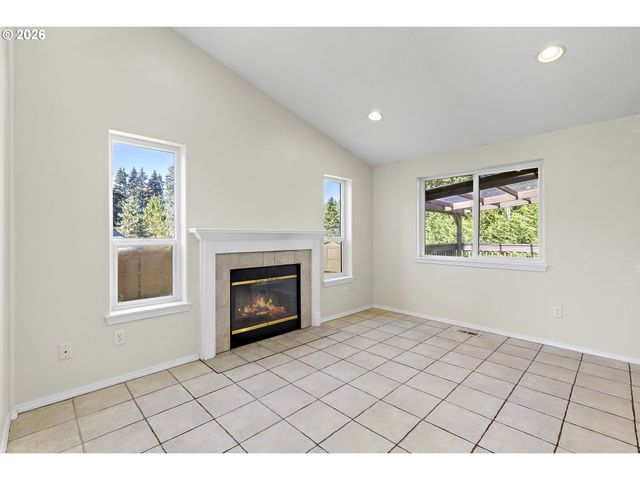 20003 TORREY PINES Ct, Oregon City, OR 97045