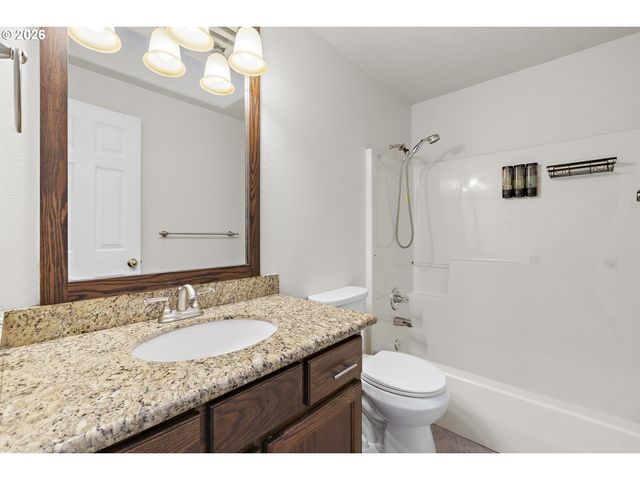 20003 TORREY PINES Ct, Oregon City, OR 97045