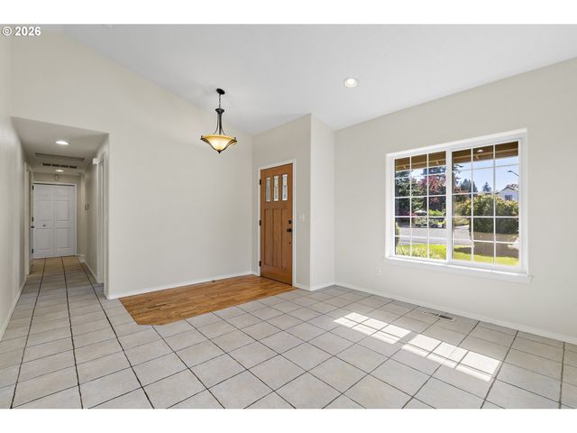 20003 TORREY PINES Ct, Oregon City, OR 97045
