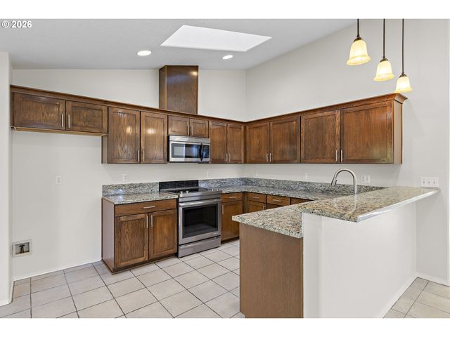 20003 TORREY PINES Ct, Oregon City, OR 97045