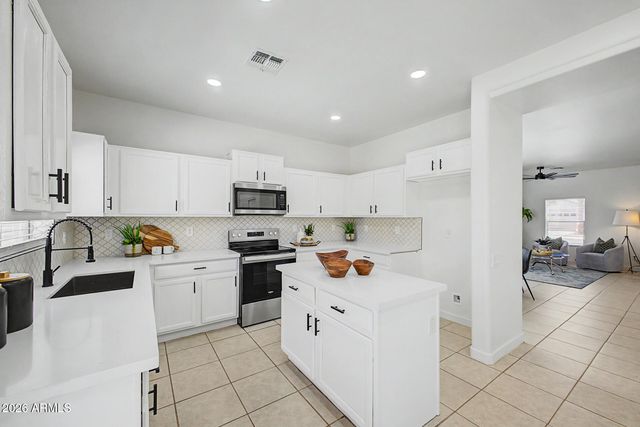 5241 W SHUMWAY FARM Road, Laveen, AZ 85339