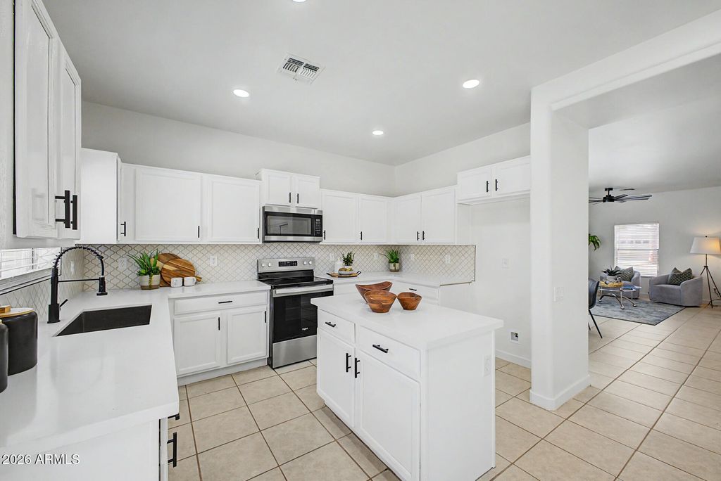 5241 W SHUMWAY FARM Road, Laveen, AZ 85339 — photo 3